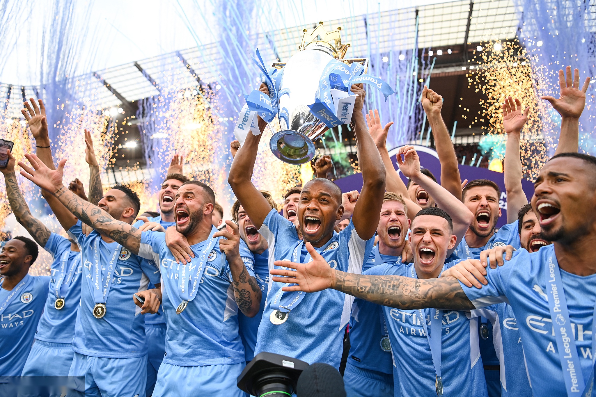 帮助年轻球 帮助年轻球